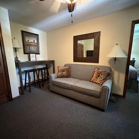 Woodfield Manor - A Sundance Vacations Property Cresco Екстер'єр фото