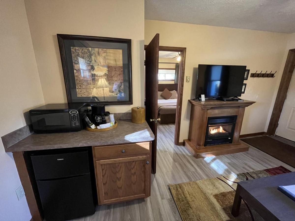 Woodfield Manor - A Sundance Vacations Property Cresco Екстер'єр фото